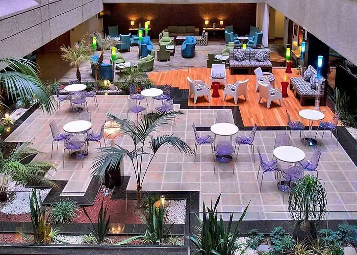Courtyard By Marriott Revolucion