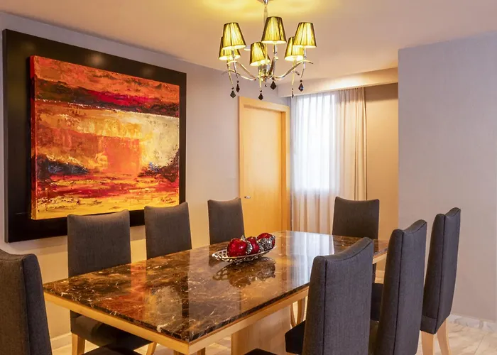 Courtyard By Marriott Revolucion