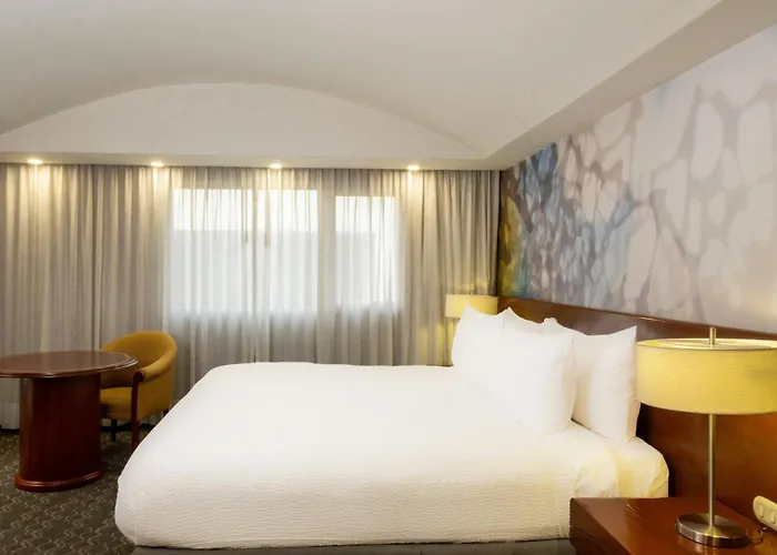 Courtyard By Marriott Revolucion México DF