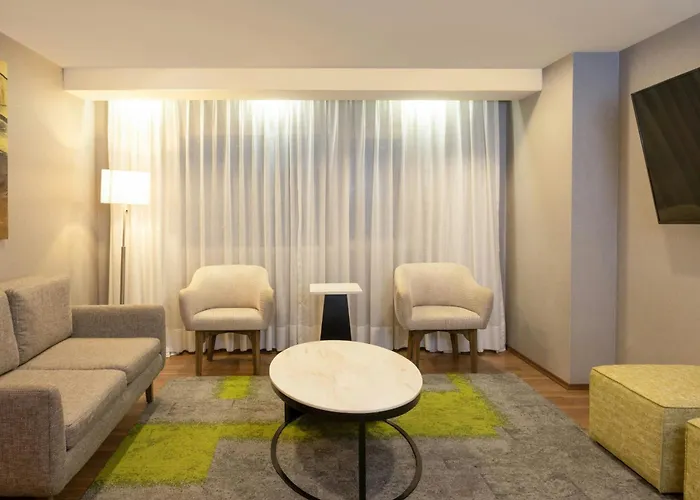 Courtyard By Marriott Revolucion México DF