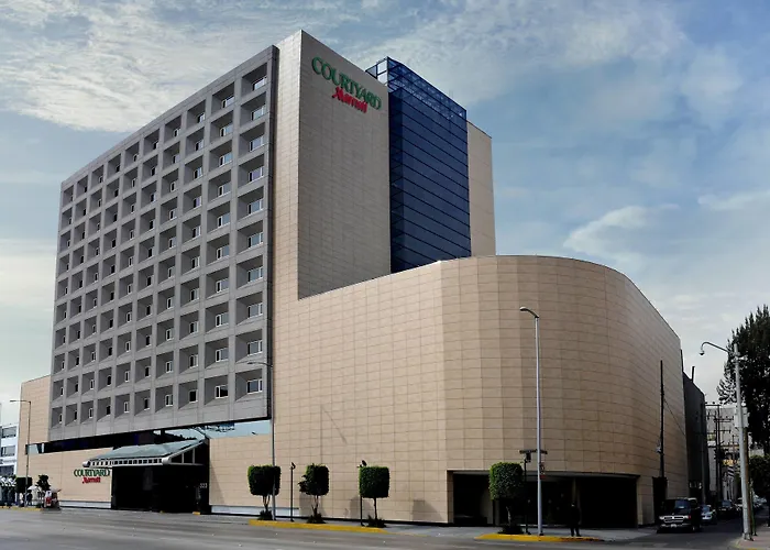 Courtyard By Marriott Revolucion Hotel 4*