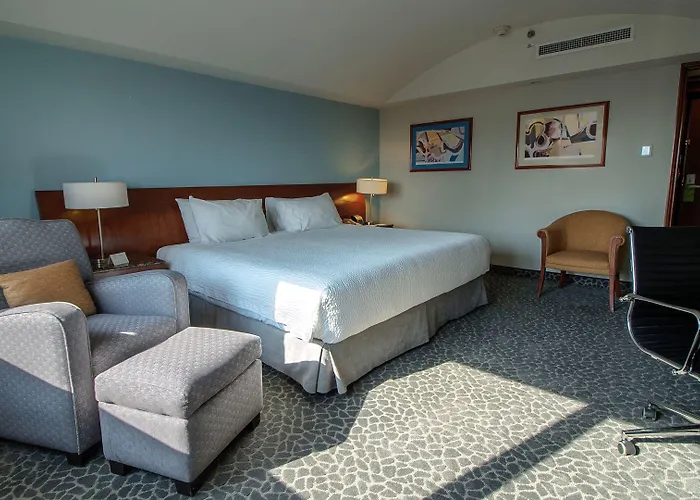 Hotel Courtyard By Marriott Revolucion 4*