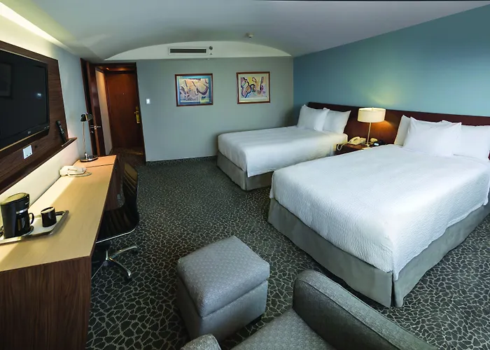 Hotel Courtyard By Marriott Revolucion
