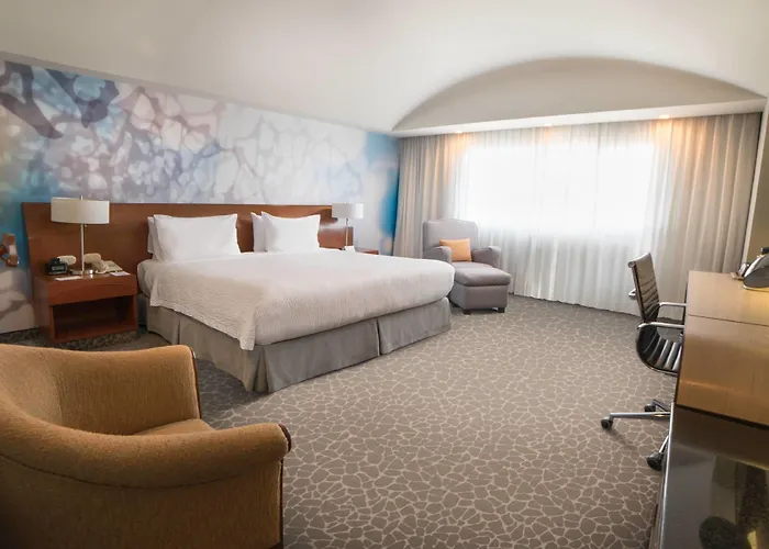Courtyard By Marriott Revolucion 4*