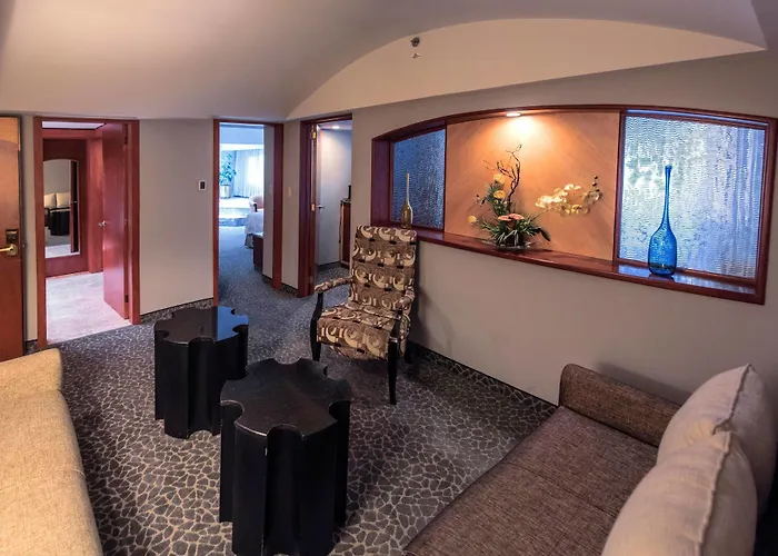 Hotel Courtyard By Marriott Revolucion 4*