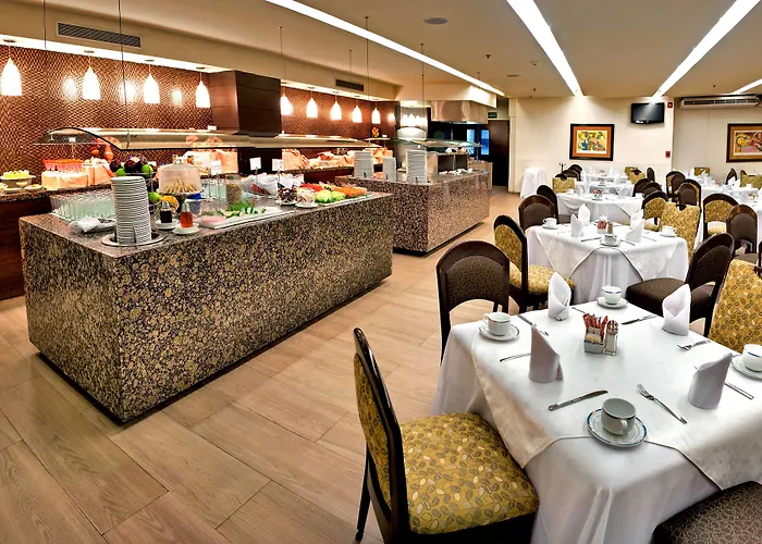 Courtyard By Marriott Revolucion 4*