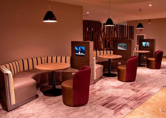 Hotel Courtyard By Marriott Revolucion 4*