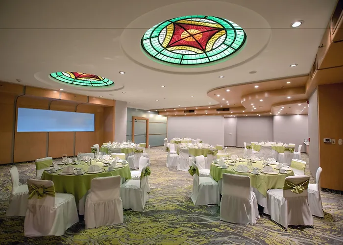 Hotel Courtyard By Marriott Revolucion