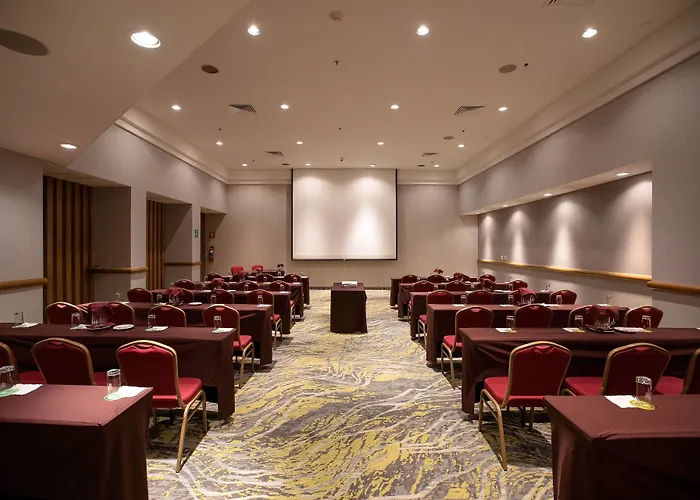 Courtyard By Marriott Revolucion Hotel 4*