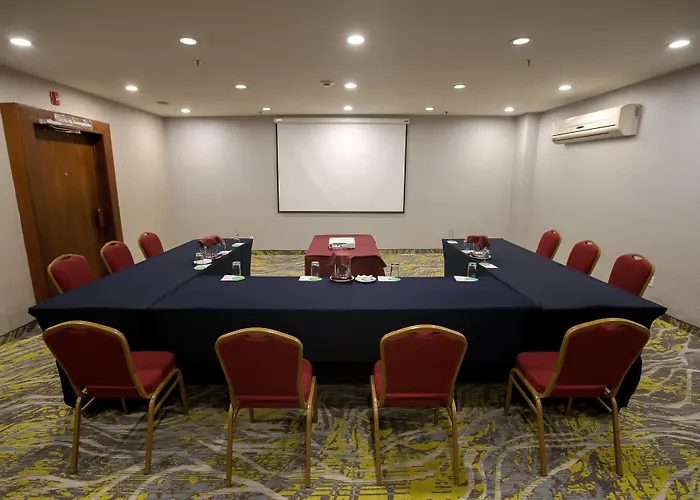 Courtyard By Marriott Revolucion 4*