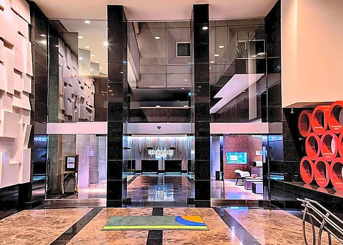 Courtyard By Marriott Revolucion Hotel 4*