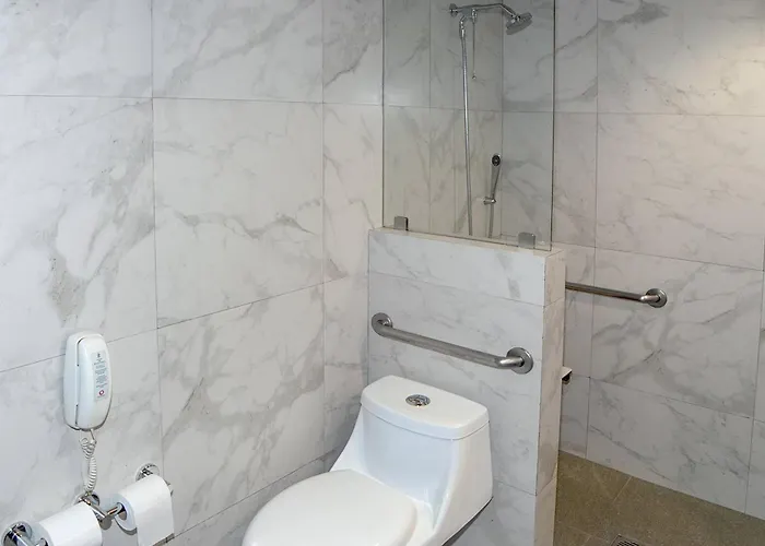 Courtyard By Marriott Revolucion 4*