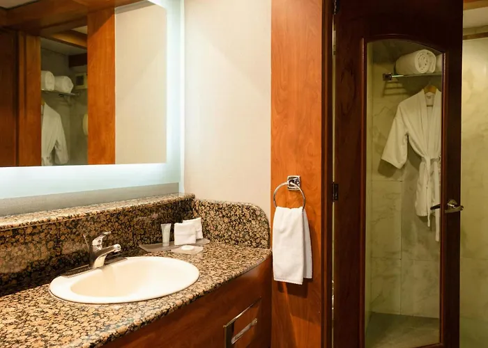 Hotel Courtyard By Marriott Revolucion