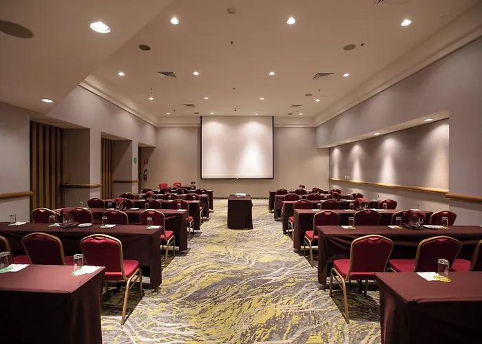 Hotel Courtyard By Marriott Revolucion