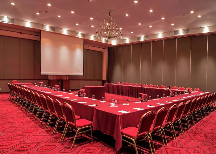 Courtyard By Marriott Revolucion Hotel