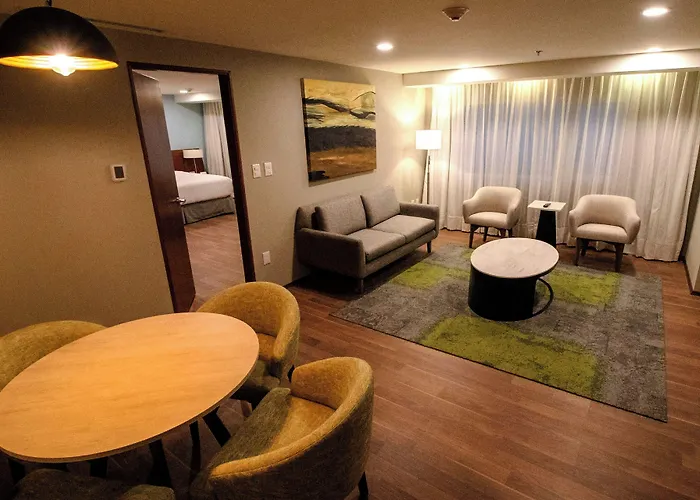 Courtyard By Marriott Revolucion 4*